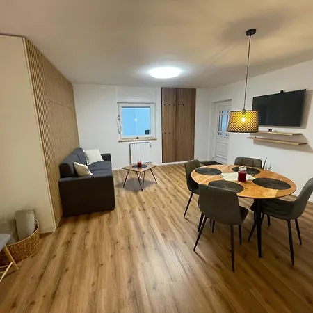 Apartma Guide 360 Apartment *